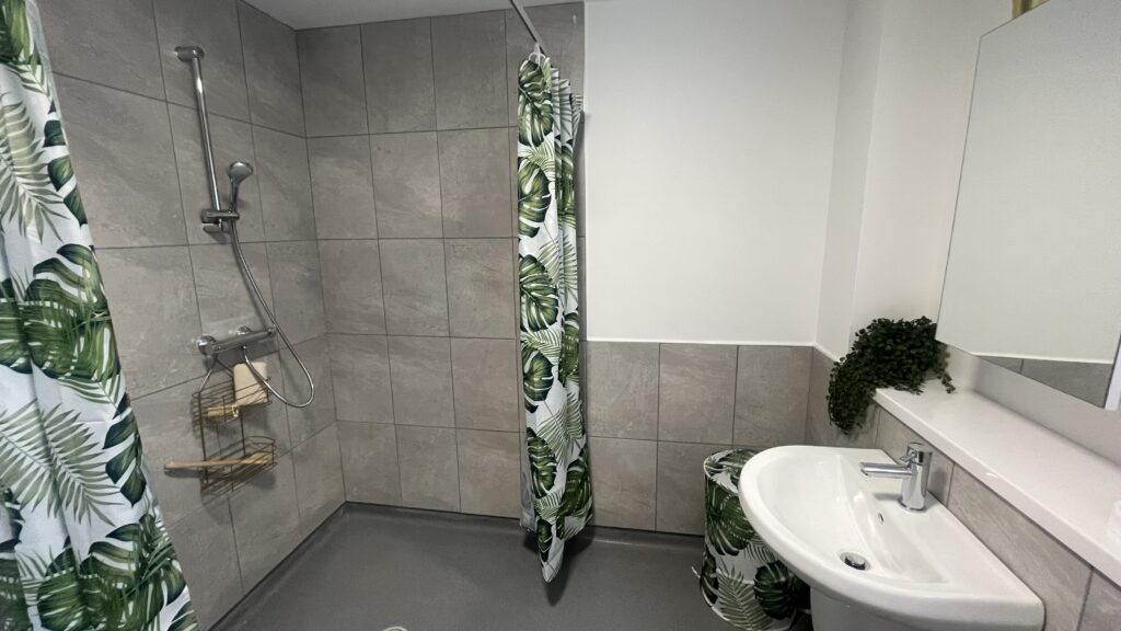 bathroom (3)